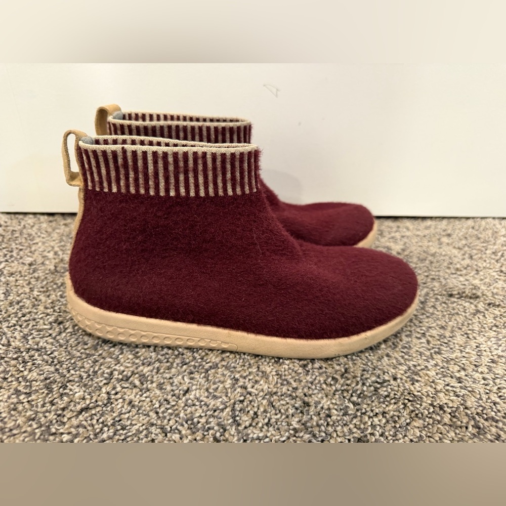 Hey folks Kids Burgundy Ankle Boots j3